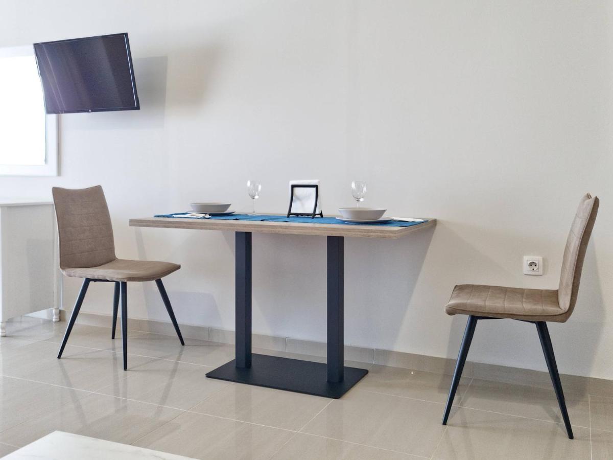 Epipleon Luxury Suites -102- Δωμάτιο 45Τμ Με Βεράντα 35Τμ Μπροστά Στη Θάλασσα Nafpaktos Exterior foto